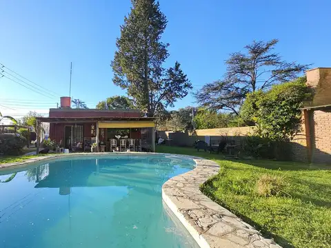 Casa en Venta 3 dormitorios Pileta en Benavidez o Terreno para desarrollo multifamiliar