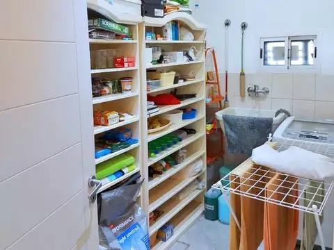 Casa 5 ambientes con 2 baños