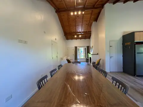 Casa en Alquiler con 1 cochera