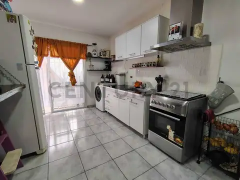 Departamento en Venta en Los Hornos, USD 68.000