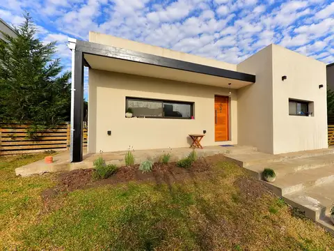 VENTA CASA SANTA ELENA PILAR DEL ESTE 4 AMB PILETA