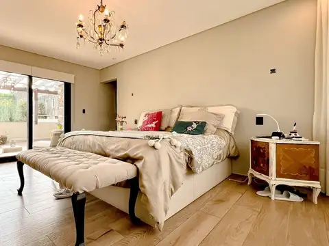 Casa 5 ambientes con 4 baños