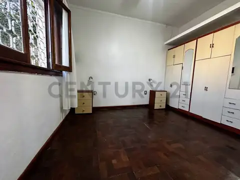 Casa de 3 dormitorios con Jardin y Pileta en Venta en Berisso