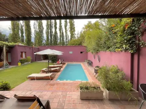 Posada en Chacras de Coria ideal inversión.