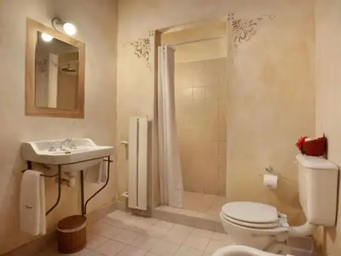 Hotel en Venta en Chacras de Coria, USD 750.000