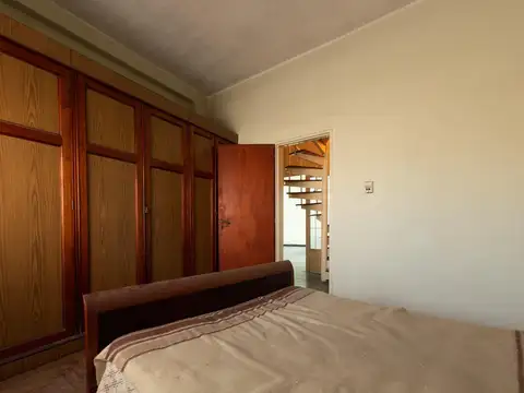 Casa en Venta 4 Ambientes con Garage, Parrilla + Terraza