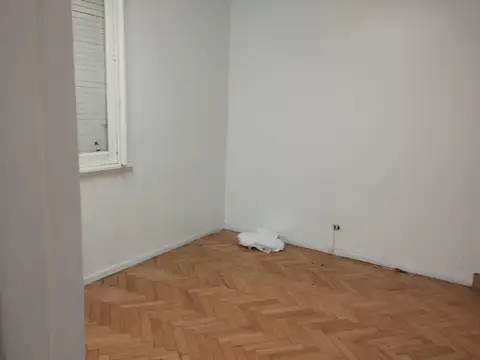 Ofician en Alquiler en Arenales esq Ayacucho, Edificio antiguo