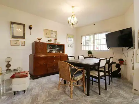 Depto Tipo Casa 4 ambientes con 2 baños