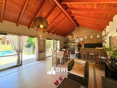 Casa en lote de 1500 mts2 en Lomas de La Carolina