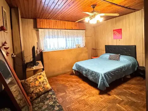 VENTA CASA SARANDÍ 3 AMBIENTES COCHERA Y TERRAZA