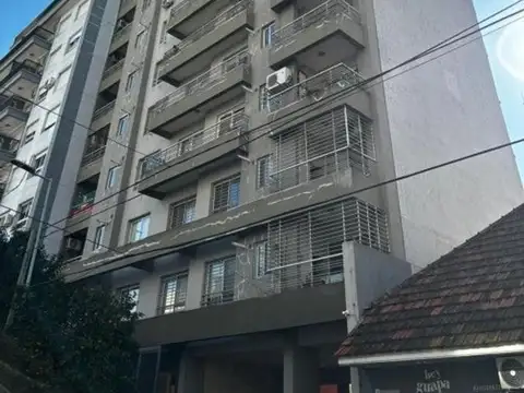 OPORTUNIDAD - Cochera Cubierta Centro de Banfield