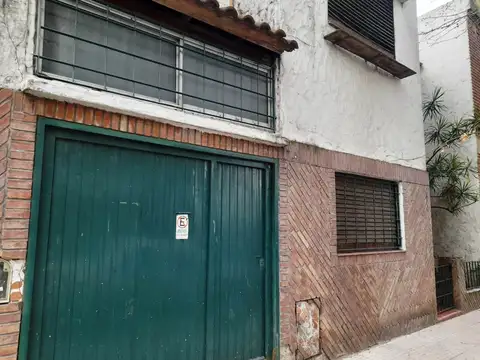 Casa 4 amb  para refaccionar
