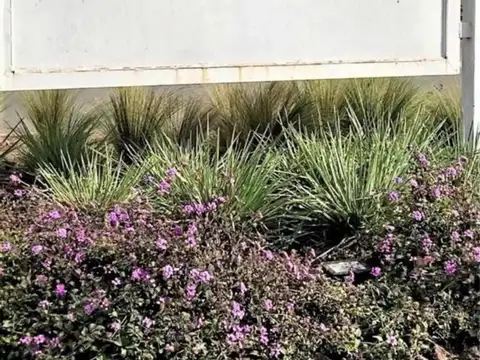 Lote Interno Central Con Pulmon Verde En Barrio Santa Elena, Pilar Del