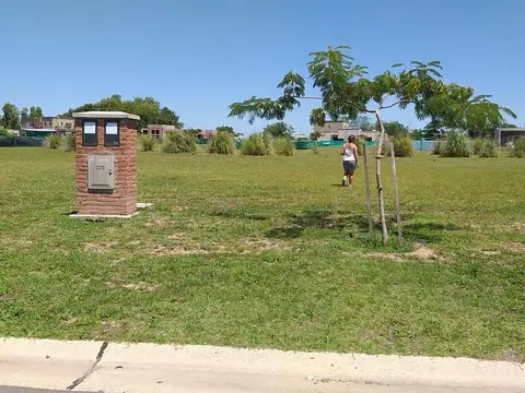 RBS. LOTE INTERNO CENTRAL CON PULMON VERDE EN SANTA ELENA