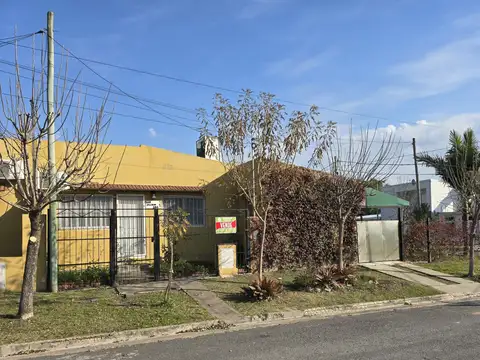 Casa en venta en Oro Verde es esquina