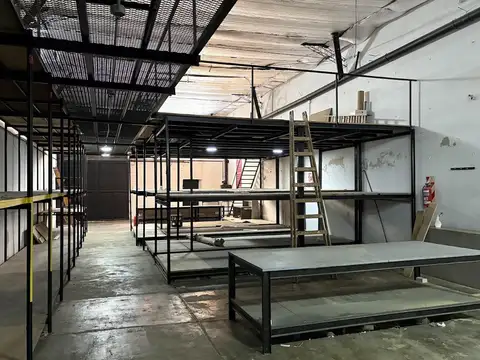 Galpon en Venta en Abasto, USD 298.000