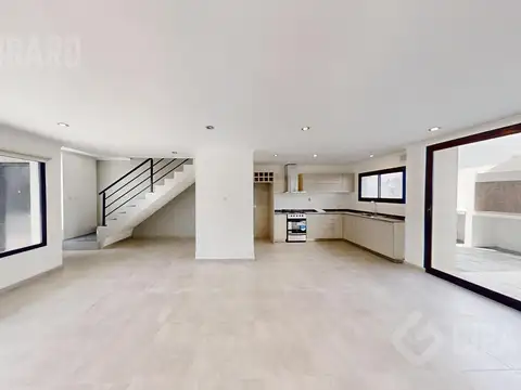 Depto Tipo Casa en Venta de 4 dormitorios