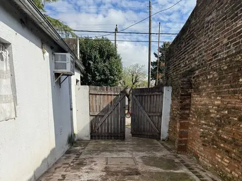 CASA EN VENTA EN CHACABUCO CON PATIO