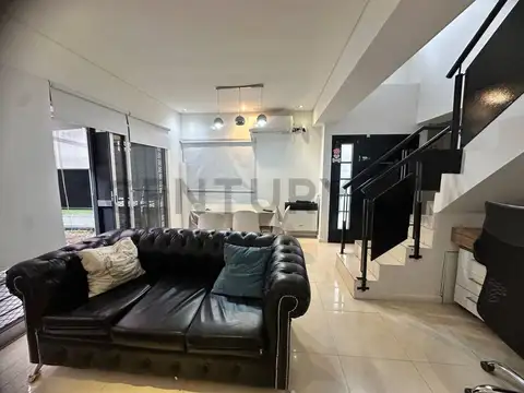 Casa en Venta en Castelar, USD 125.000