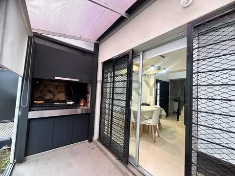 DUPLEX PH 3 AMBIENTES EN VENTA CASTELAR SUR APTO CREDITO