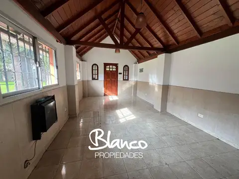 Casa en Venta con 2 cocheras