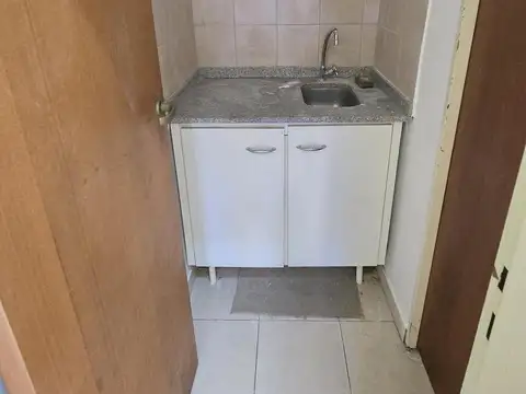 Oficina en Alquiler en Republica De La Sexta, $ 480.000