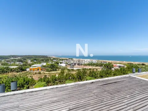 Vende Apartamento de 2 dormitorios frente al mar en Lomo de la Ballena – Punta Ballena Confort, diseño y naturaleza en equilibrio perfecto