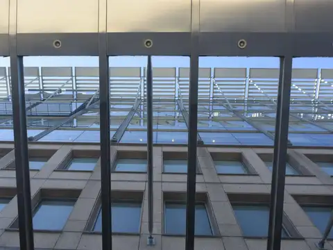 Oficina en Alquiler con 1 cochera