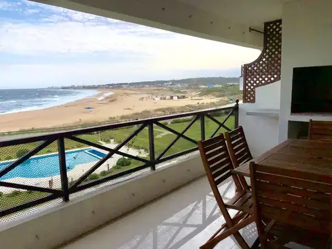 Playa Bikini, Manantiales