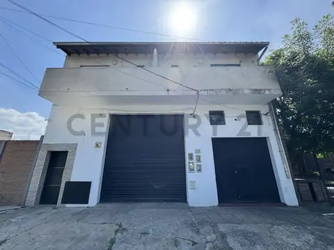 GALPON EN VENTA CON LOCAL A LA CALLE + 2 DEPARTAMENTOS DE 2 AMBIENTES EN CASTELAR