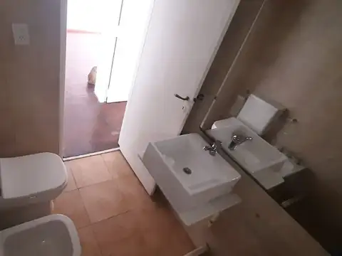 Av Genova 800, Piso 1