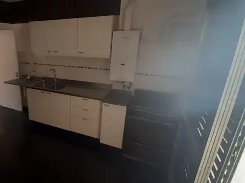 Av Genova 800, Piso 1