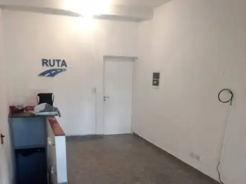 White 100 Villa Luro Local U$73.000