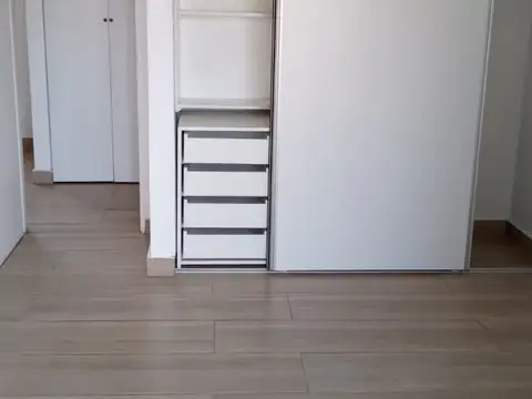 Departamento en Alquiler en Lomas Del Mirador, $ 450.000