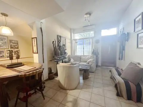 Depto Tipo Casa 3 ambientes con 2 baños