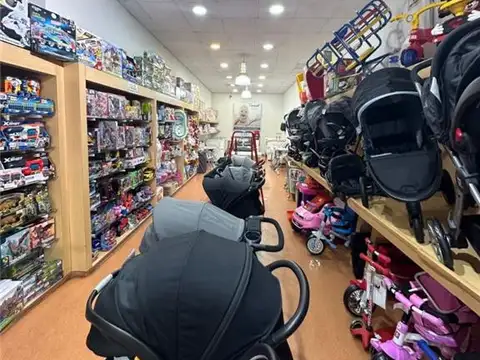 AVENIDA HIPOLITO YRIGOYEN 8800