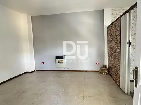 Casa 6 ambientes con 2 baños