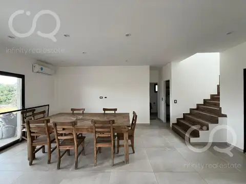 Casa 5 ambientes con 3 baños