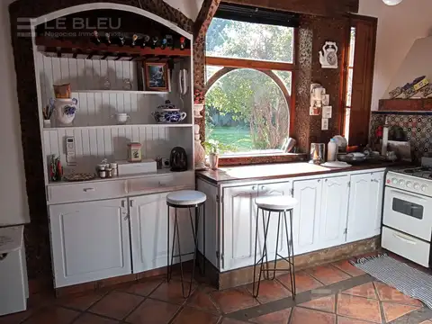 Casa 7 ambientes con 1 baño