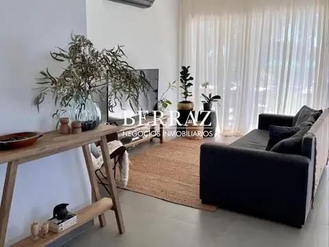 Casa Venta 3 Dormitorios Barrio Santa Emilia Lote de 545 m2 Pilar del Este