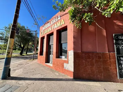 LOCAL COMERCIAL CON GALPÓN EN VENTA GÉNOVA Y TRAVESIA