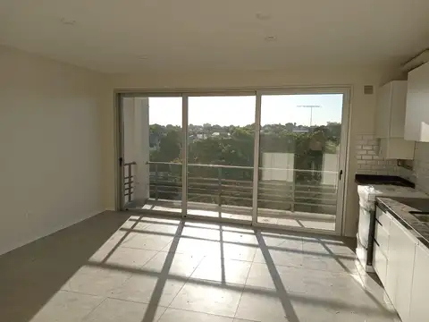 Av. Sarmiento al 100