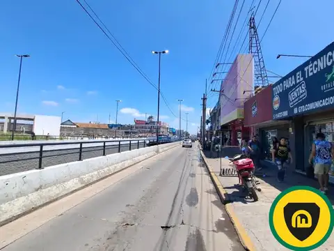 Local - Jose Clemente Paz - Frente a Estacion  son 2 locales