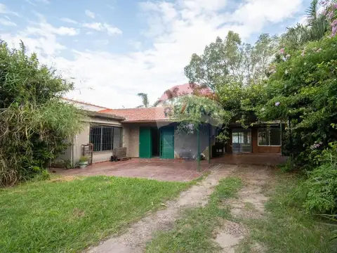 Casa 3 dormitorios quincho y pileta a metros de R1