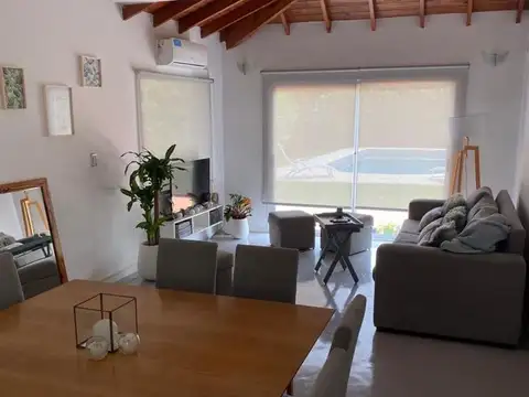 Casa en Alquiler Temporal con 2 cocheras