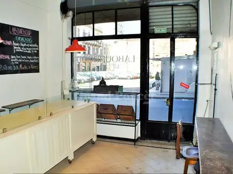 Local Comercial con Entrepiso y Tiraje a los 4 Vientos