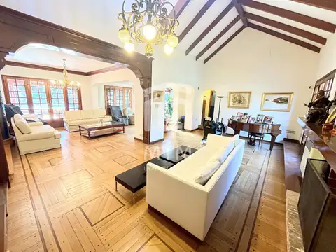 Casa en Venta en Alberdi, USD 590.000