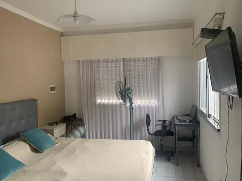 Casa 3 ambientes con patio en Berazategui muy buena ubicación