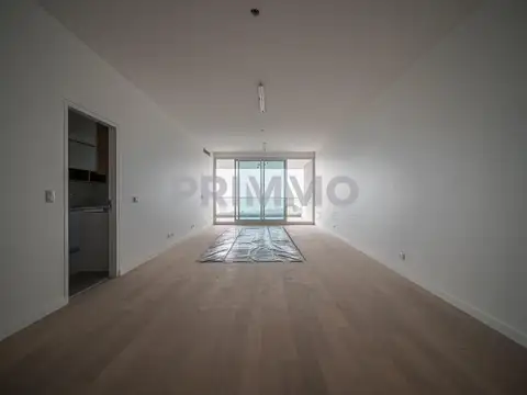 Av Libertador esq Arenales