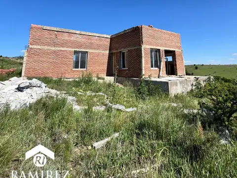 CASA A TERMINAR EN V. YACANTO